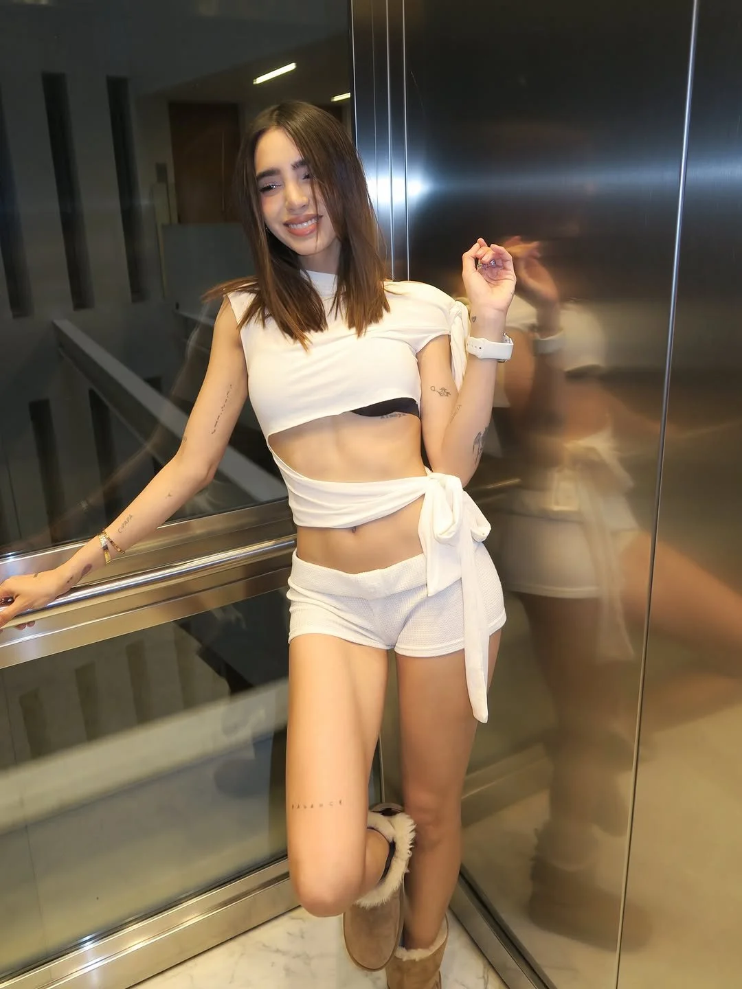 La pendeja de Domelipa se desviste en el ascensor 🔥😈 image 3