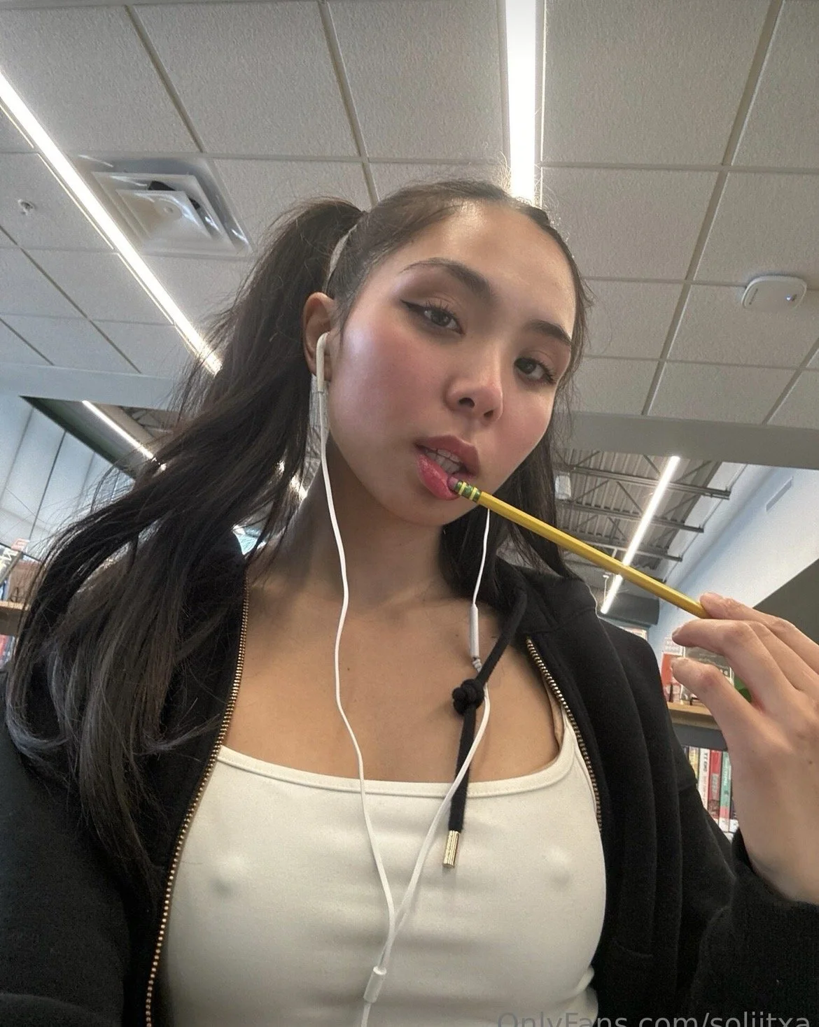 Lala petite teen oiling up image 6