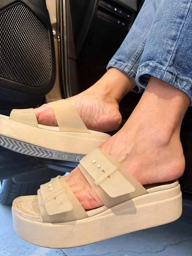 Stasya Russian amateur foot model in FL image 10