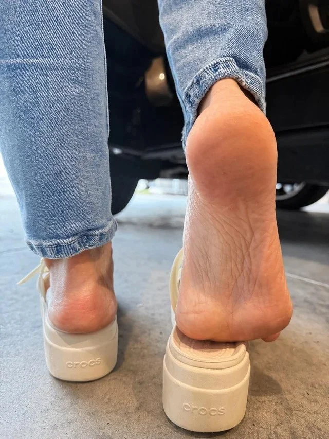 Stasya Russian amateur foot model in FL image 11