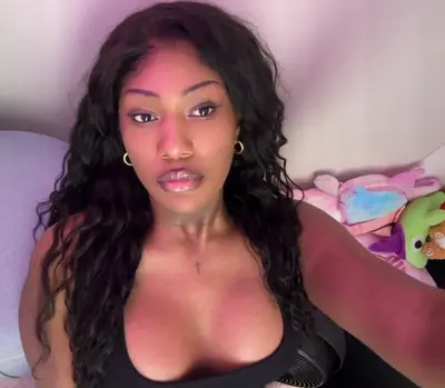 Ebony Tgirl Goddess Has Magnificent Booty! 😇🙏💯 cover image