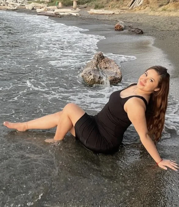 Seattle Latina Ruth Coronel gets her patas de queso cumed on by her brother for stinking like cheese main image