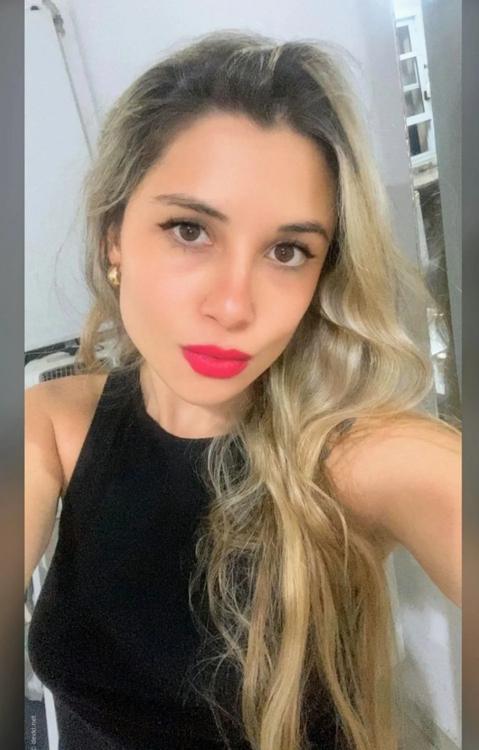 Rubia deliciosa de 25 añitos image 1