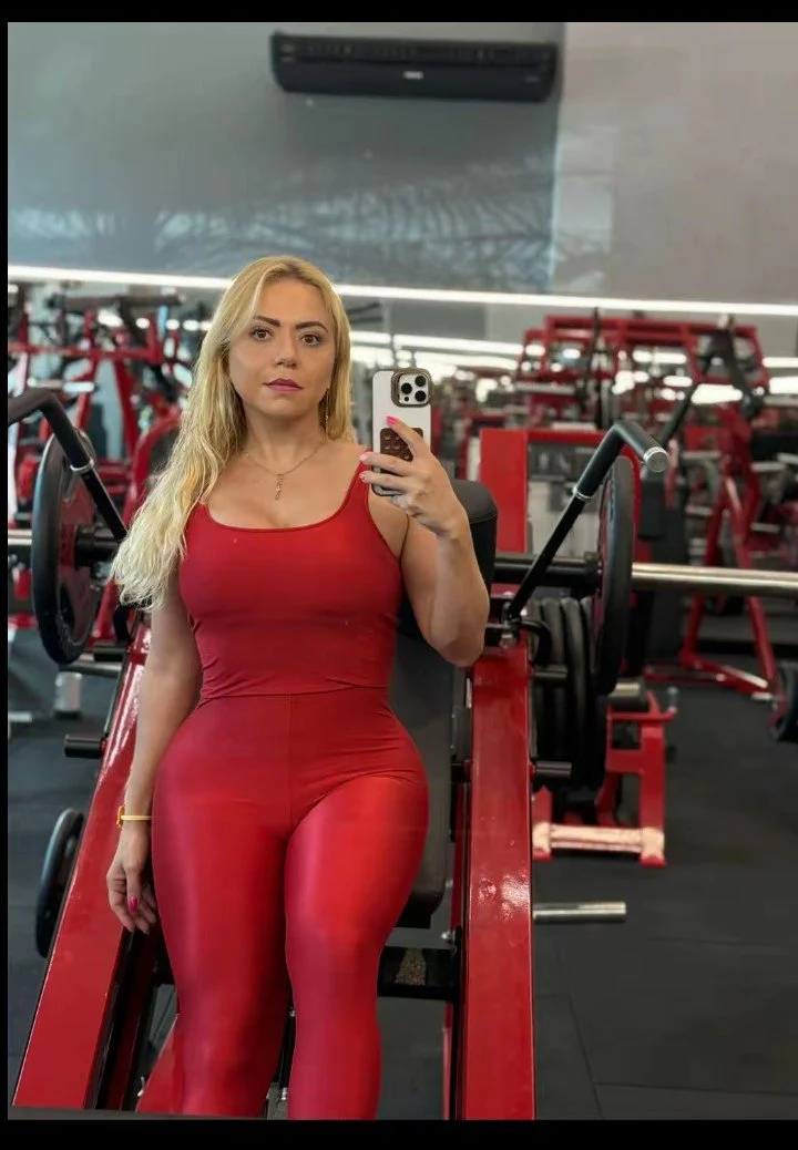 T4T1 C4R1AN1 só eu que acho essa coroa uma gstz? image 5