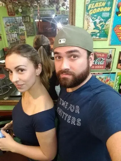 loira gostosa vazada dando pro maluco q tem as parede do quarto tudo mofada cover image