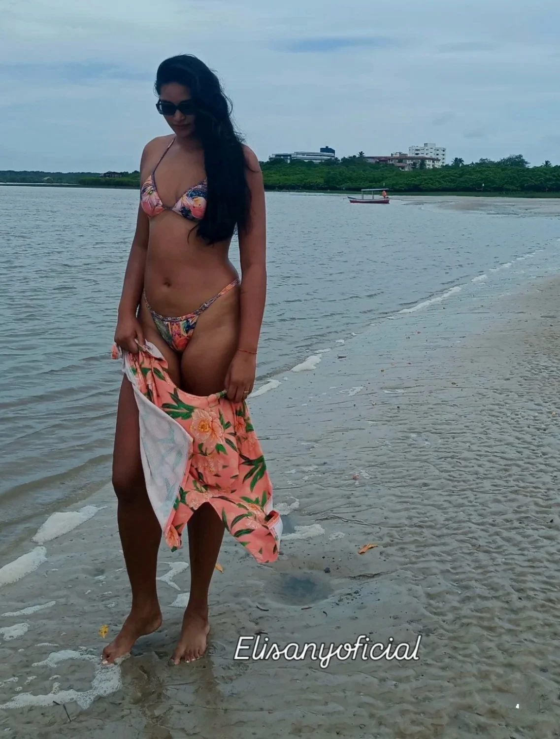 A mulher mais alta do Brasil (non nude) Tenho certeza que em breve sai alguma coisa dela. image 5