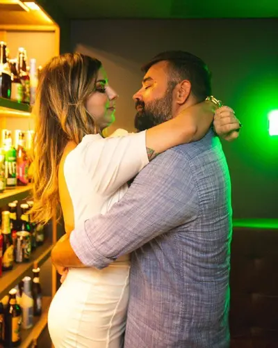 Casal coroa caiu na net! safada sentou pro maridão e deixou o corno filmar cover image