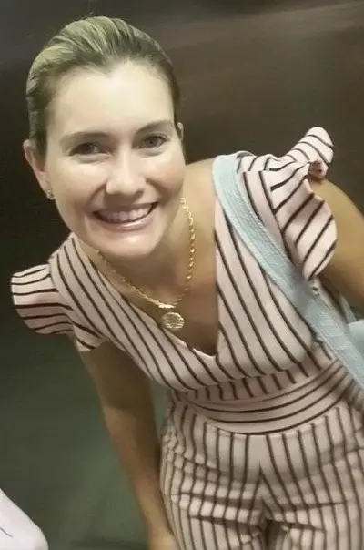 Esposa gostosa vazada peladinha cover image