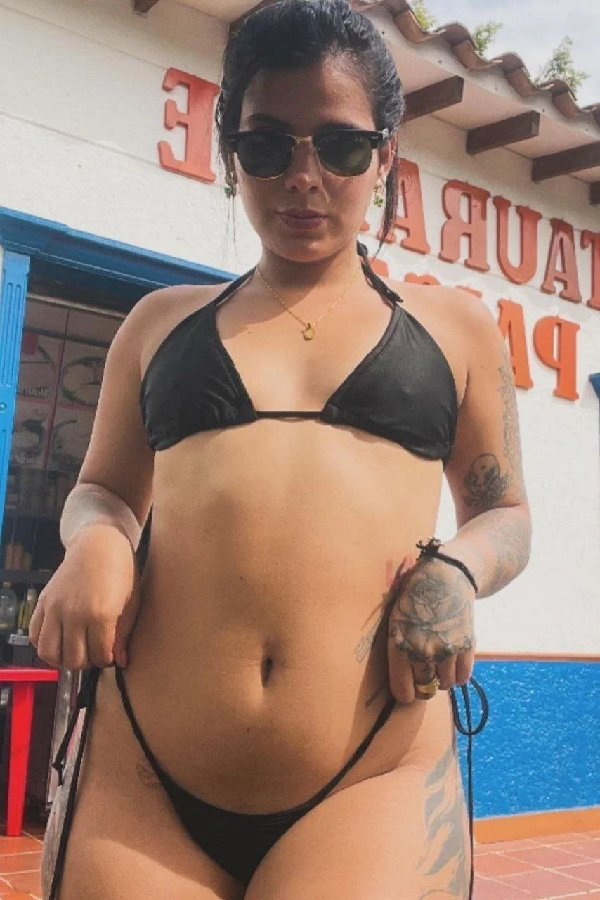 Novinha taradinha não resistiu e acabou dando o cuzinho. Video novo vazado erome image 2