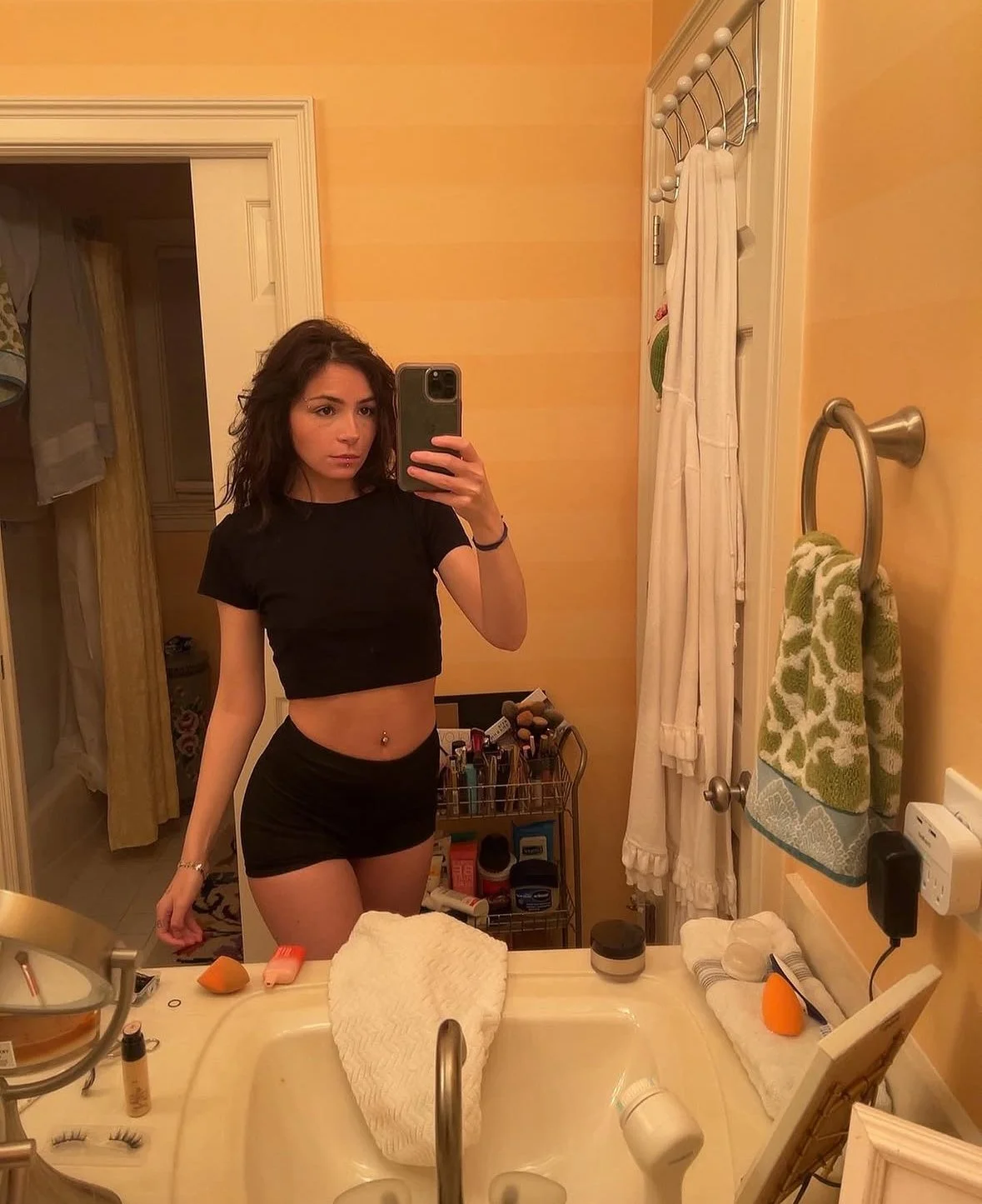 Trib my ex for her nudes. image 3
