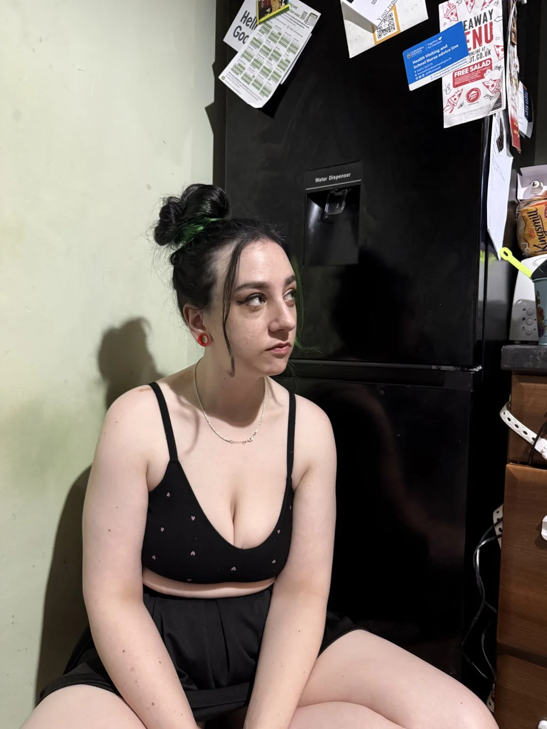 More of my gorgeous slut for you to goon over, feel free to reach out image 3