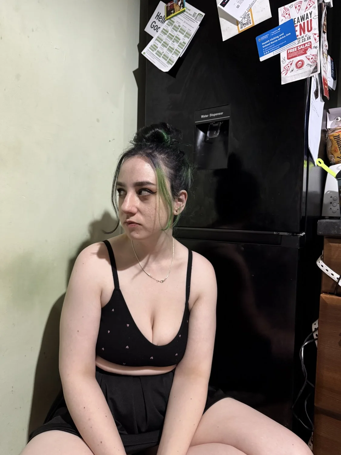 More of my gorgeous slut for you to goon over, feel free to reach out image 4