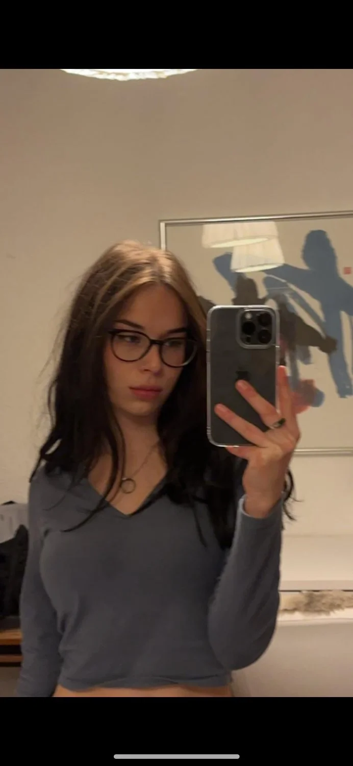 23yo gf image 10
