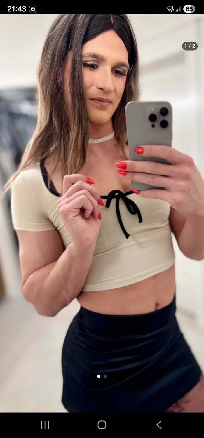 Crossdresser muscle image 30