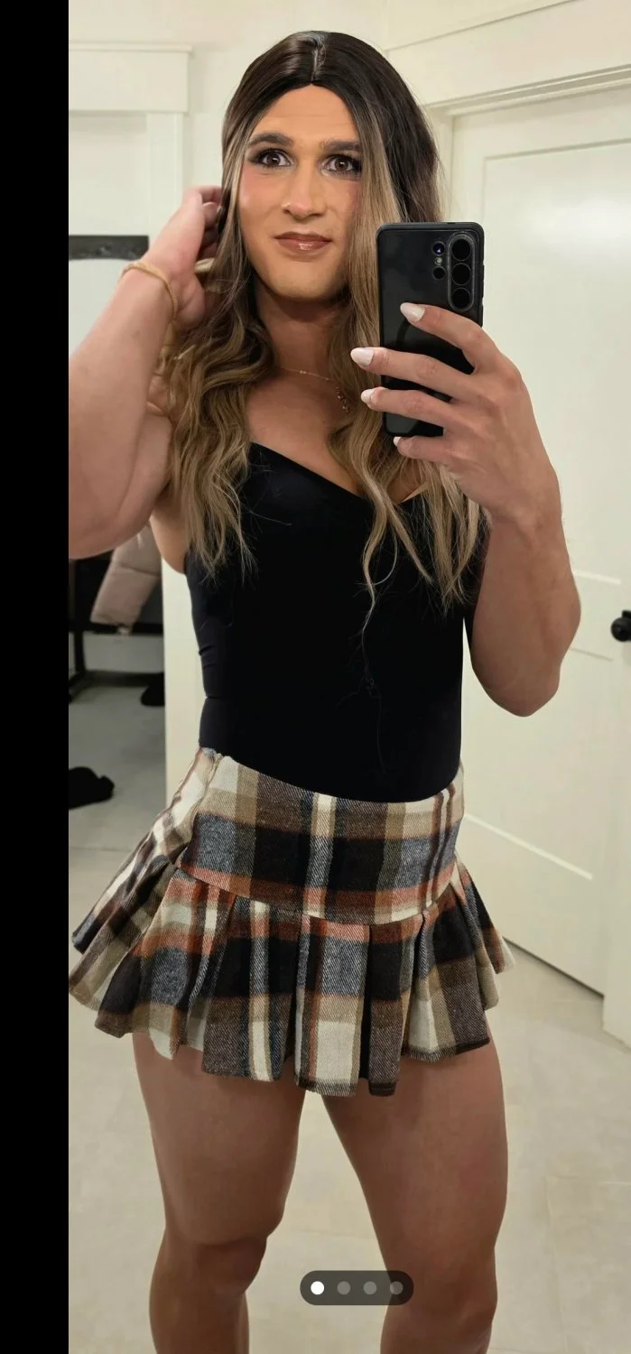 Crossdresser muscle image 33