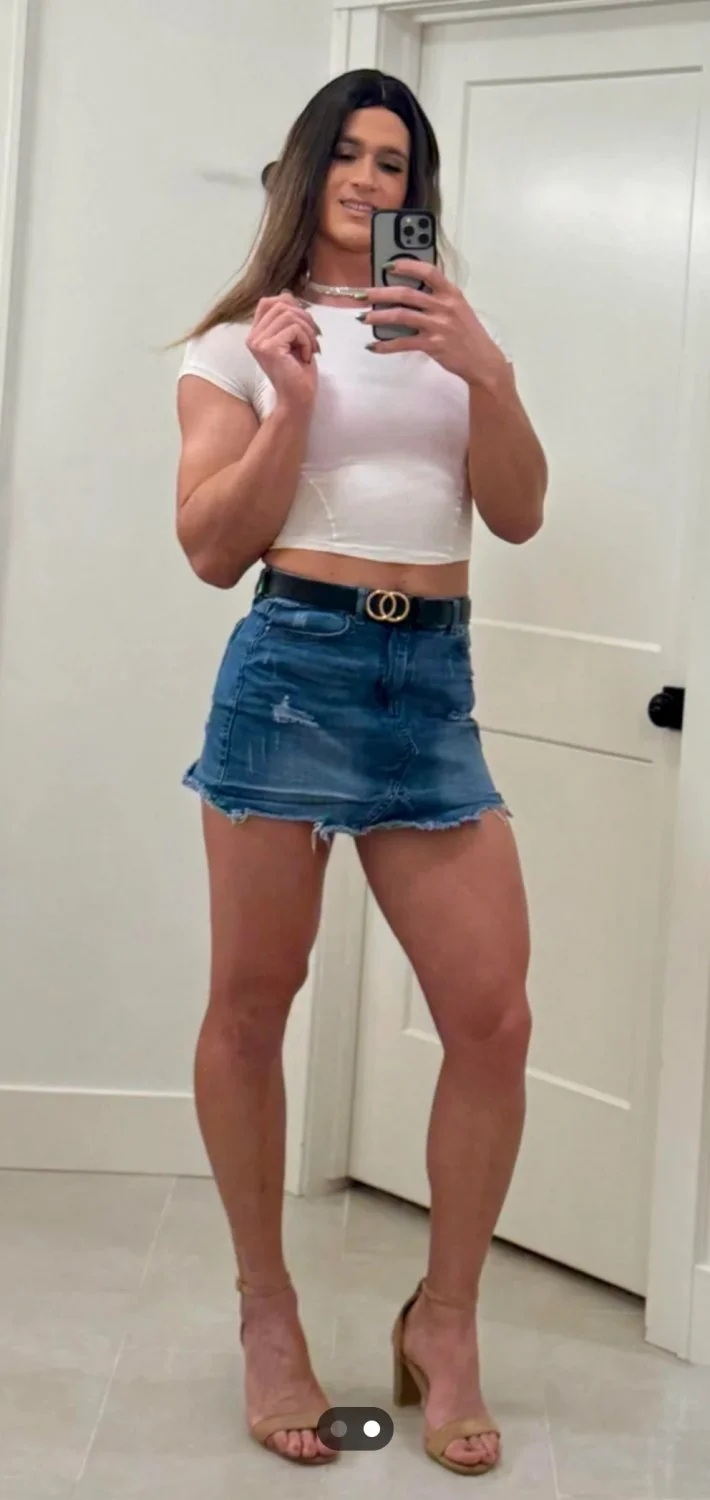 Crossdresser muscle image 38