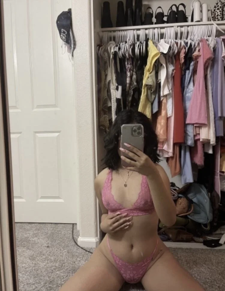 Influencer asiática vazada image 3