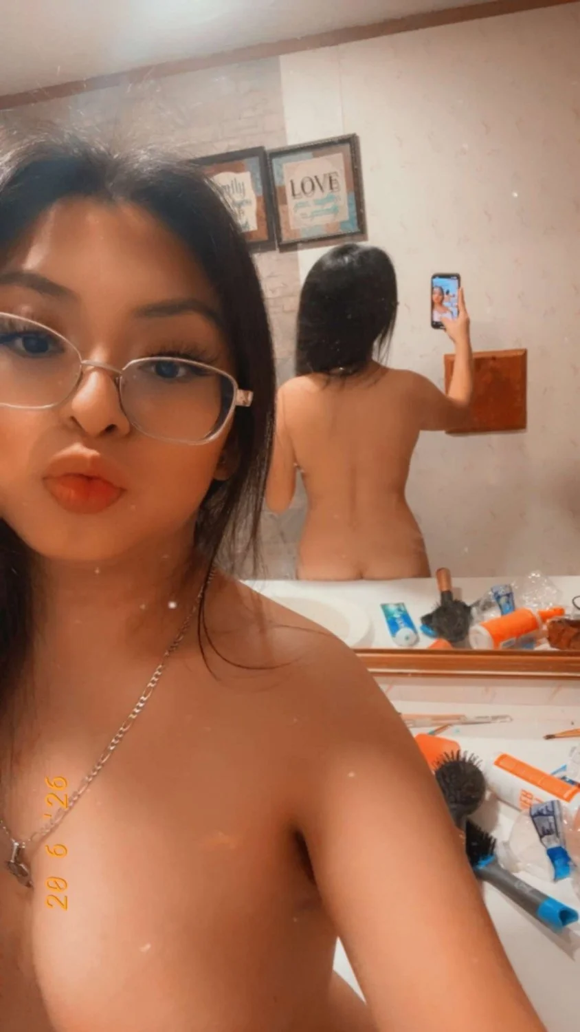 Novia puta de grandes tetas image 3
