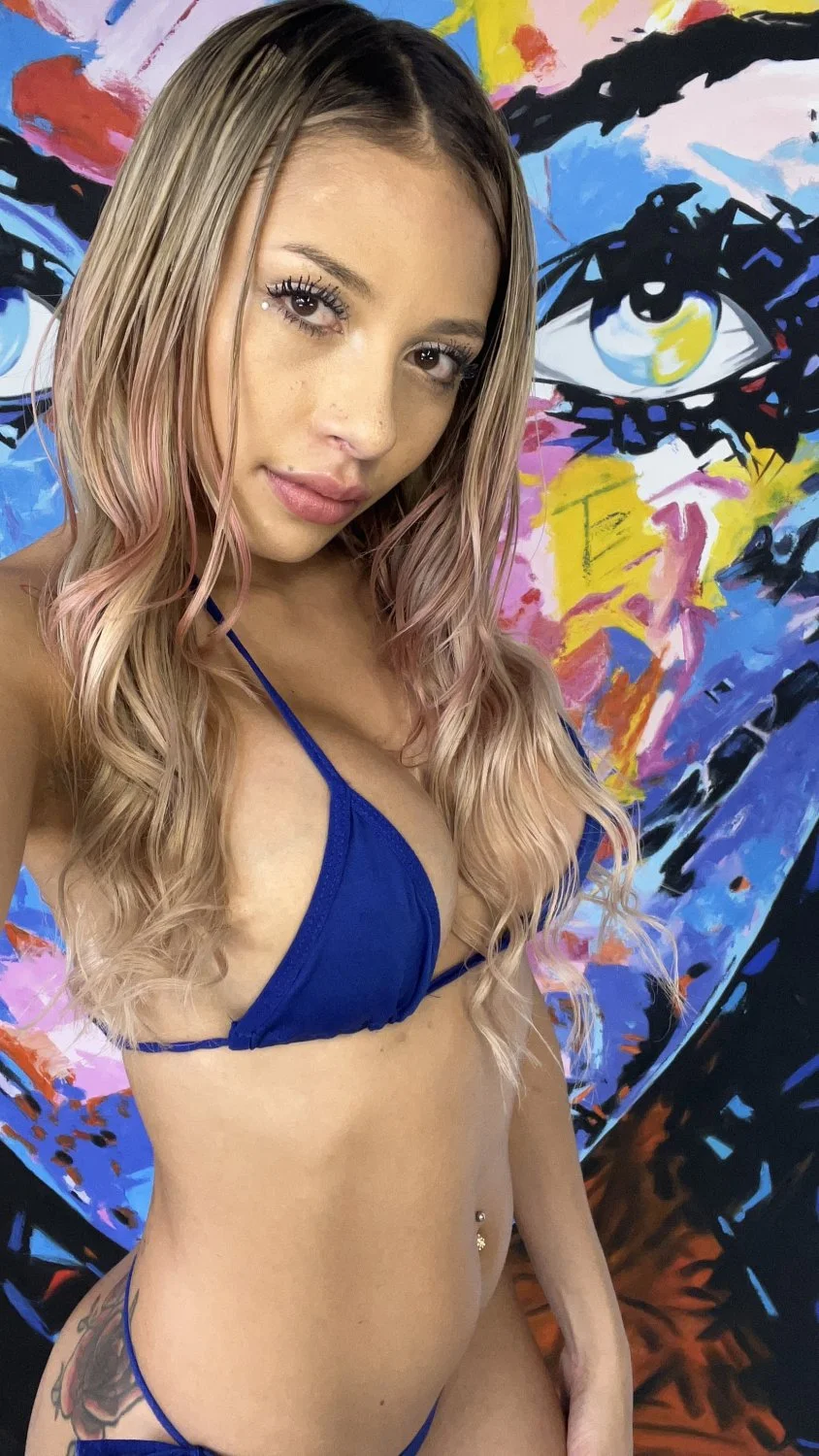 Colombian Model image 38