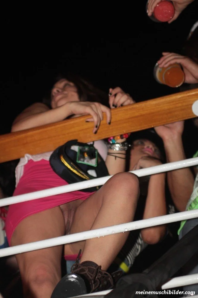 Upskirt 11 image 15