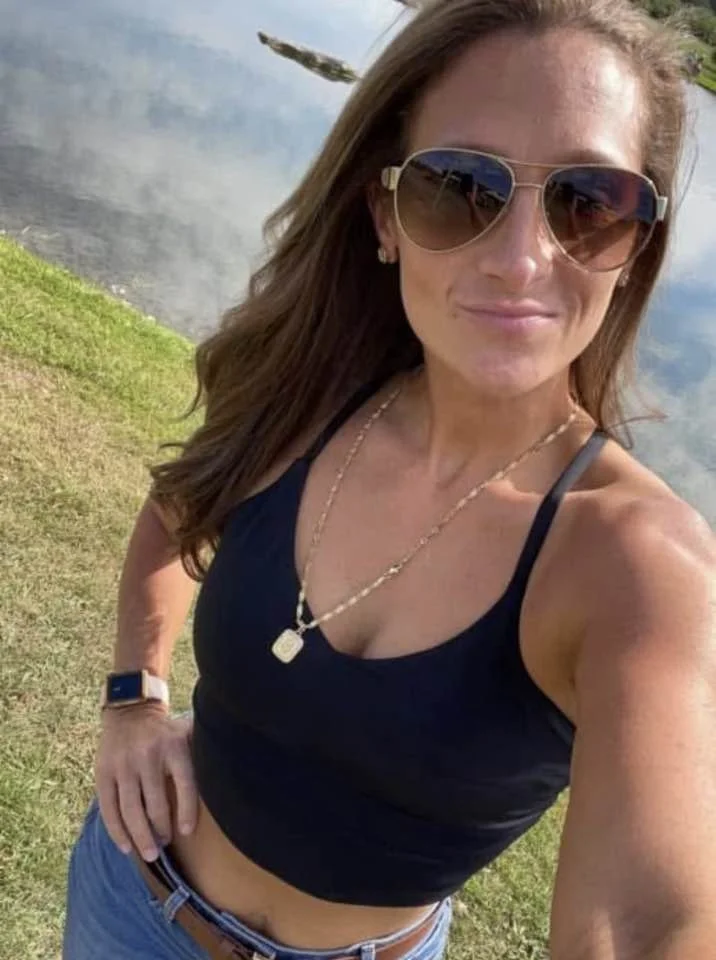 Pretty cumslut Amanda, 41, from Vegas, sharing herself to me, Kik jimtong2025 to share yours image 19