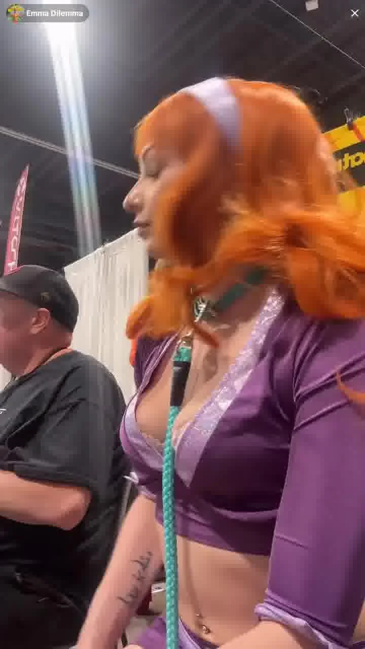 tiktok live velma daphne cosplay main image