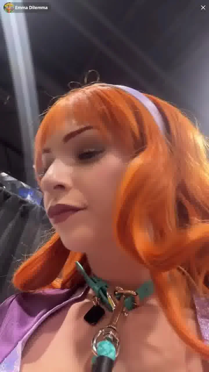 tiktok live velma daphne cosplay image 6