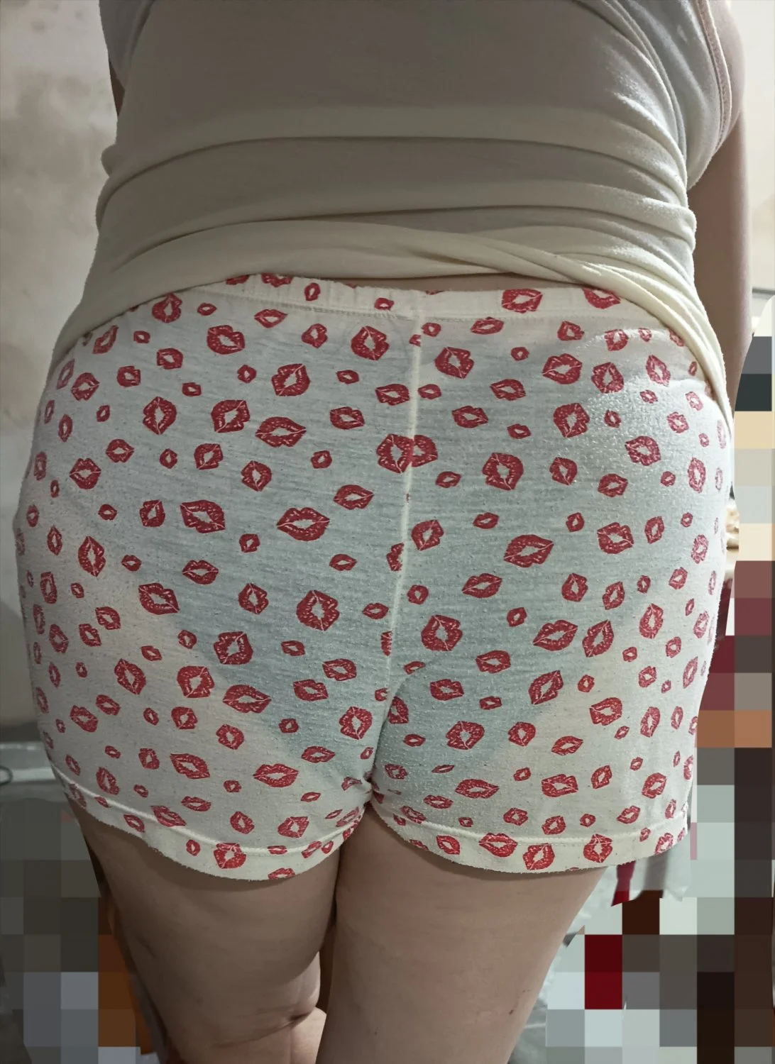 Minha esposa gostosa rabuda distraída aqui em casa image 8