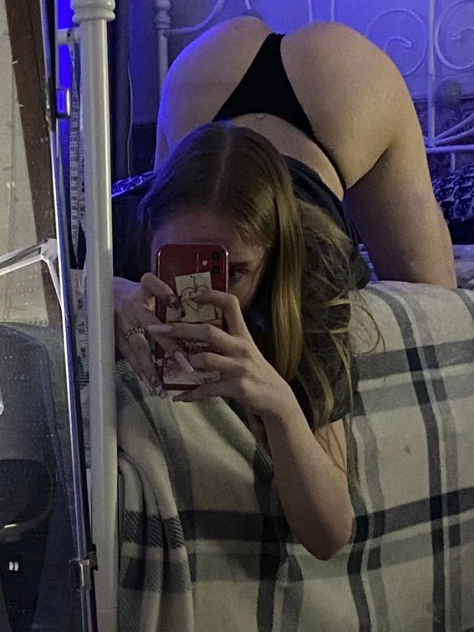 Le manda fotos a su novio y termina filtrada y exhibida 😈 image 19