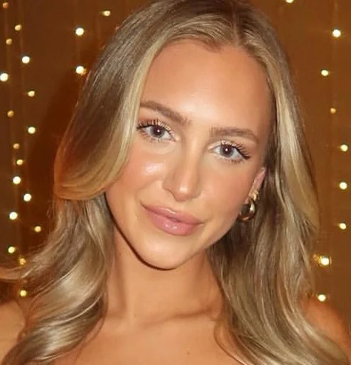 Nicole image 6