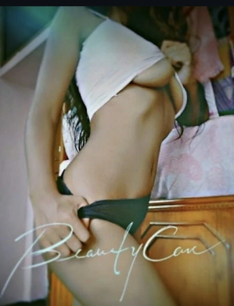 Sexy busty Indian teen image 15