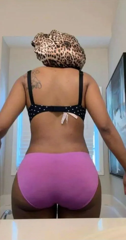 Ekane in her panties pre/post BBL main image