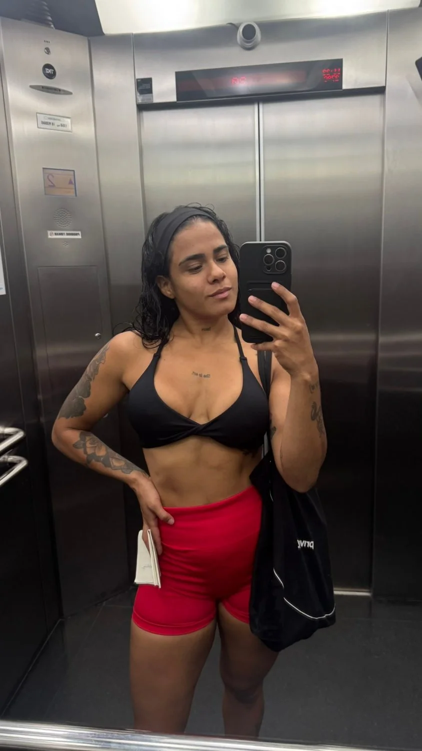 Novinha morena cavalona sentando gostoso no moreno bem dotado parte 2 image 1