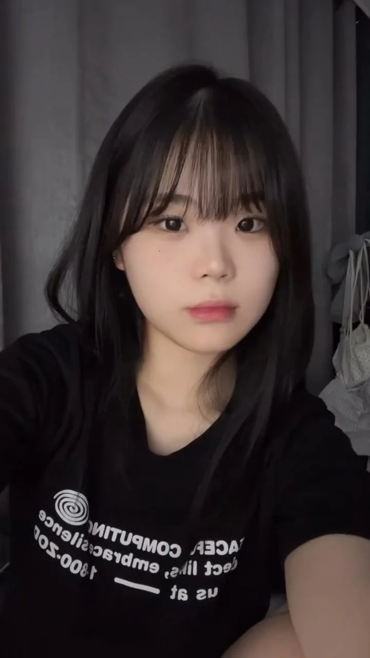 권나연씹보지년보면서 딸쳐야지💦 image 2