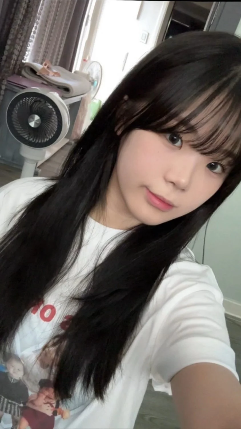 권나연씹보지년보면서 딸쳐야지💦 image 4