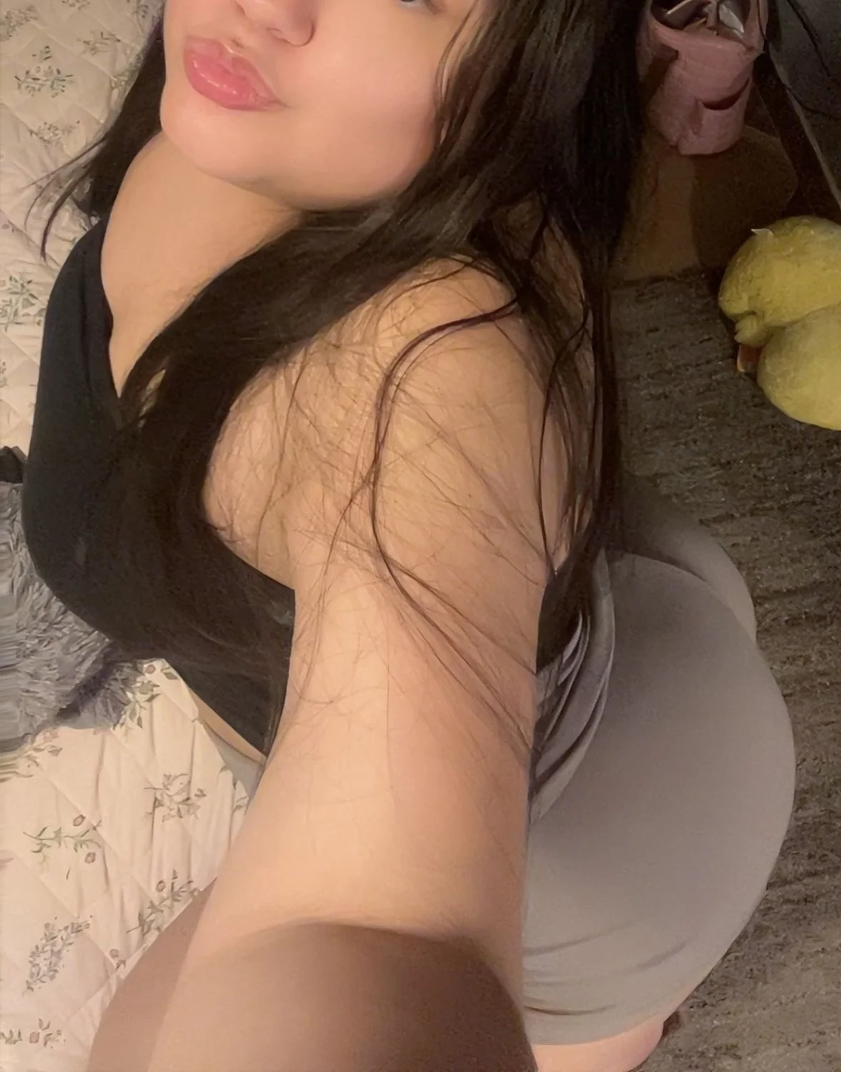 BBW Latina Spreads Her Holes 🔥 image 2