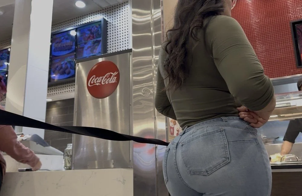 Big Mexican Bbl In The Mall image 3