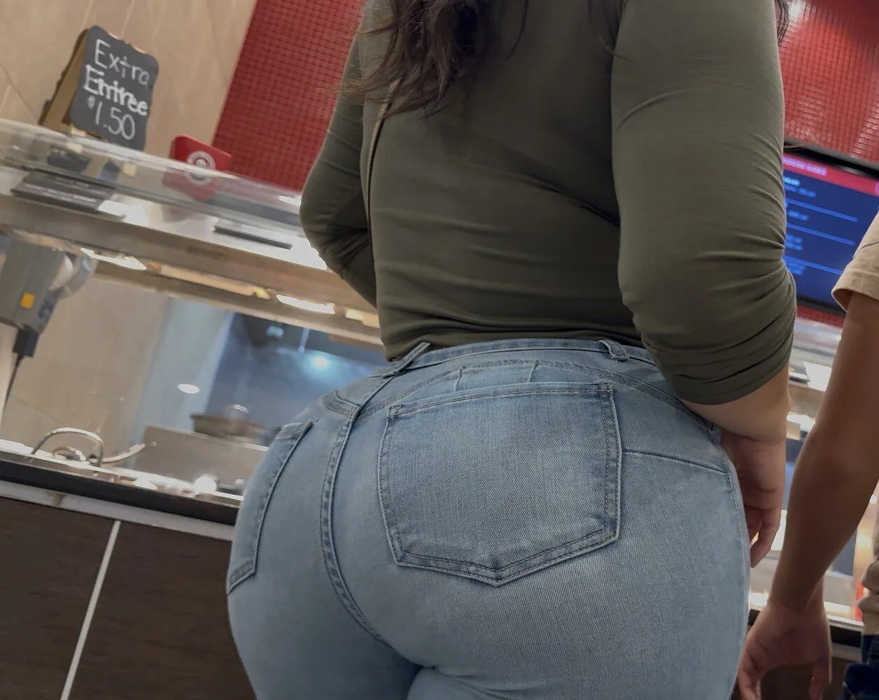 Big Mexican Bbl In The Mall image 7