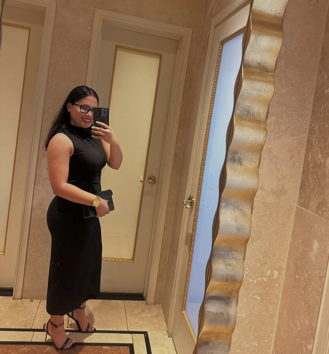 Thick sexy Latina with big tits main image