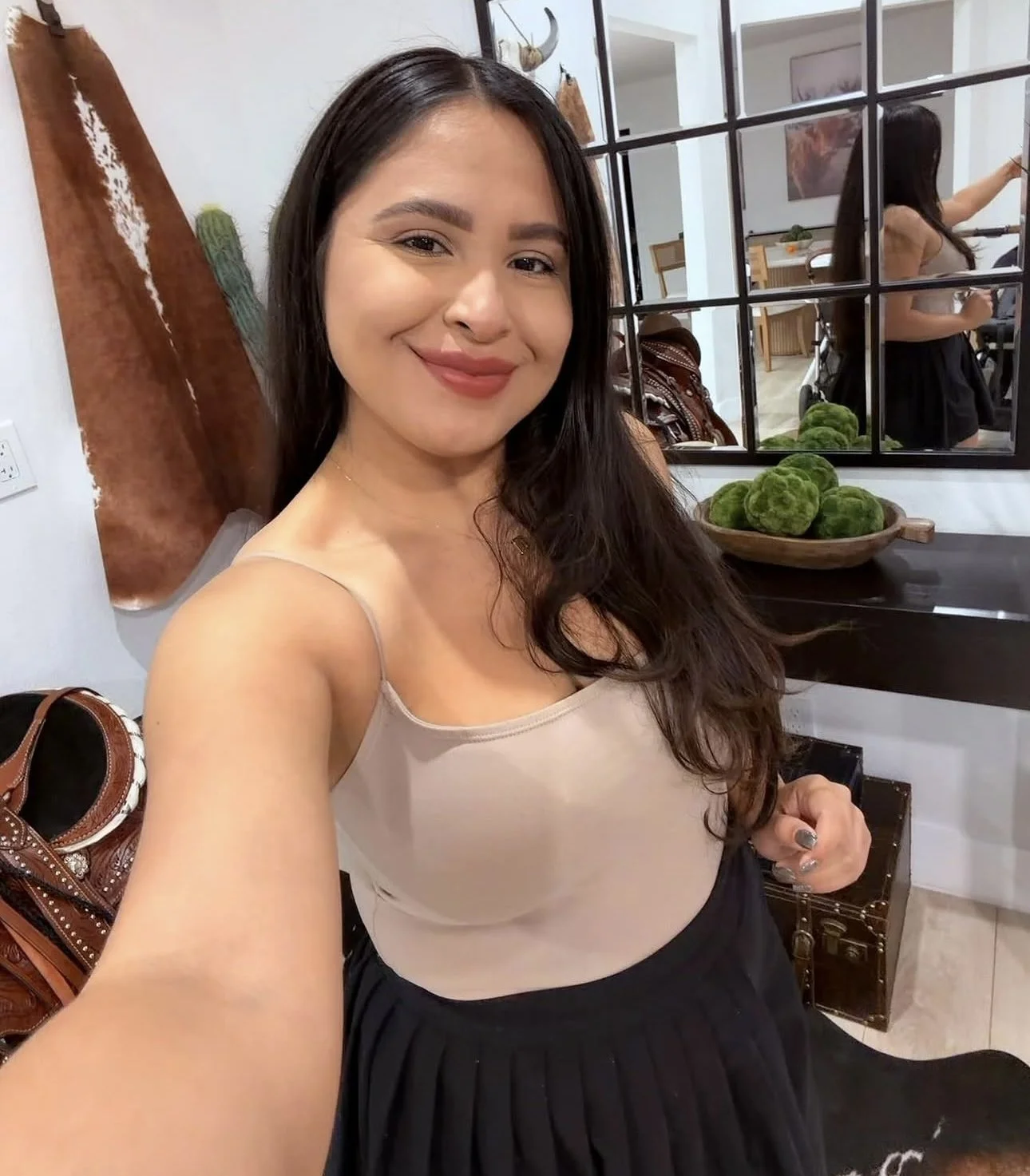 Thick sexy Latina with big tits image 11