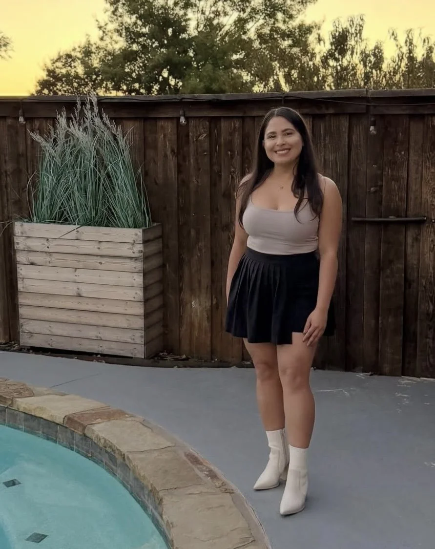 Thick sexy Latina with big tits image 13