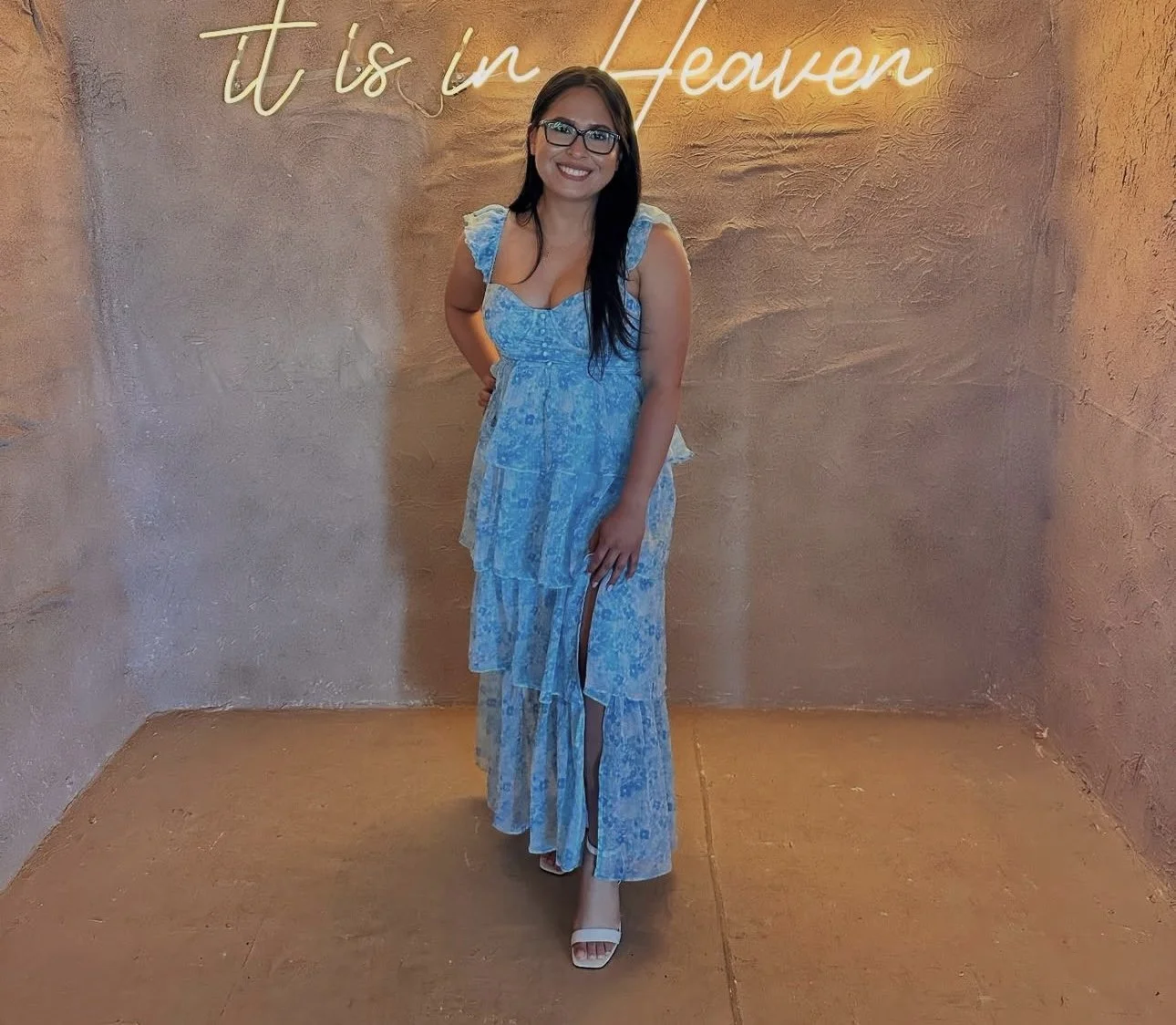Thick sexy Latina with big tits image 2