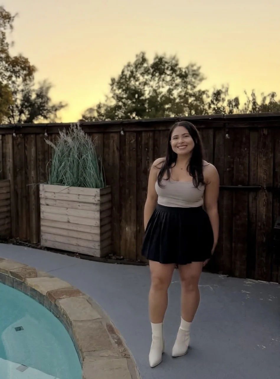 Thick sexy Latina with big tits image 5