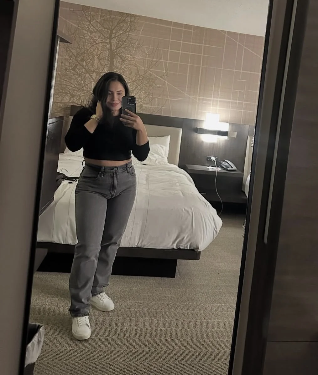 Thick sexy Latina with big tits image 8
