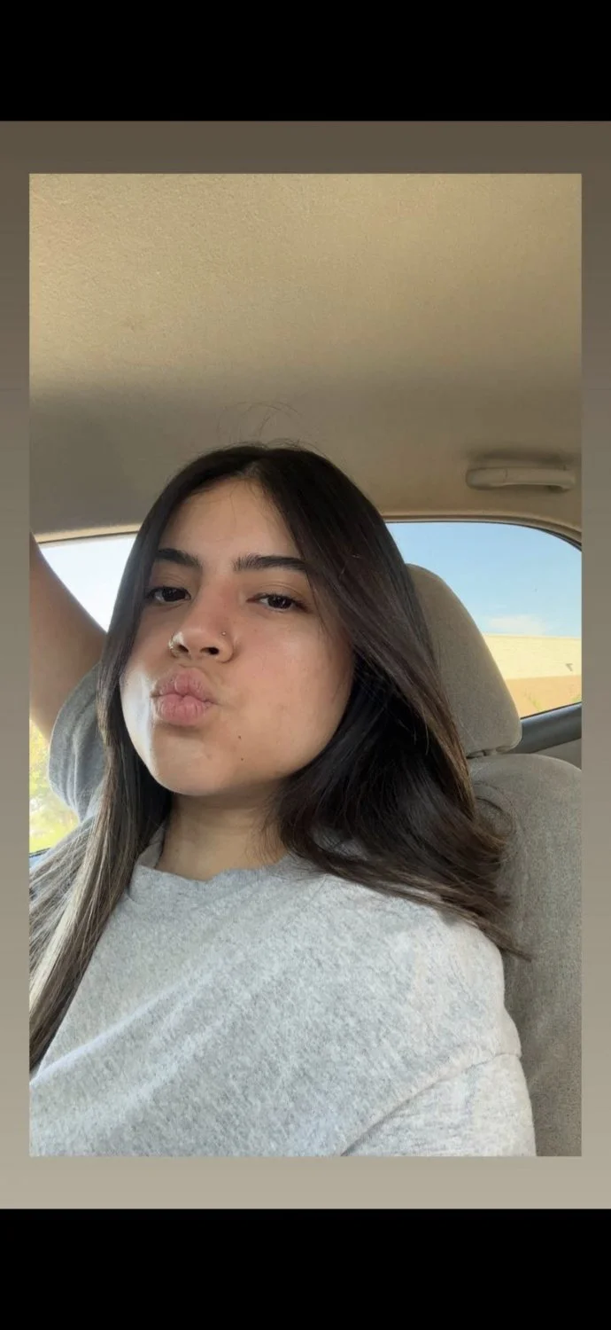 thick latina ana fucking her self with the brush image 2