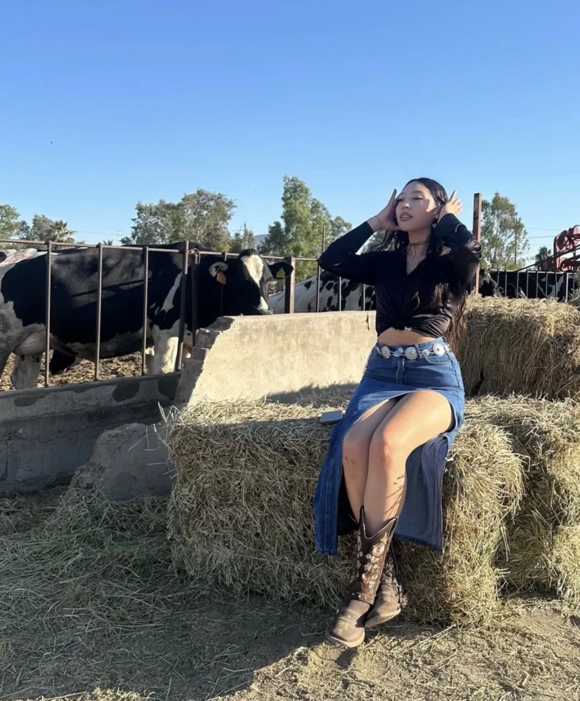 El culito de mi prima morena image 5