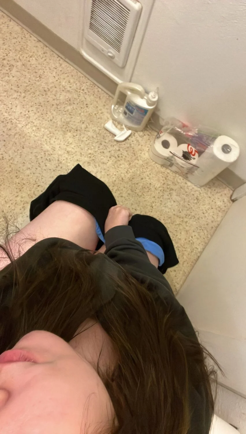 Toilet Selfie 🤳 main image