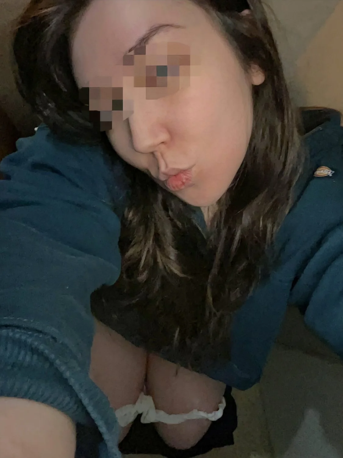 Toilet Selfie 🤳 image 3