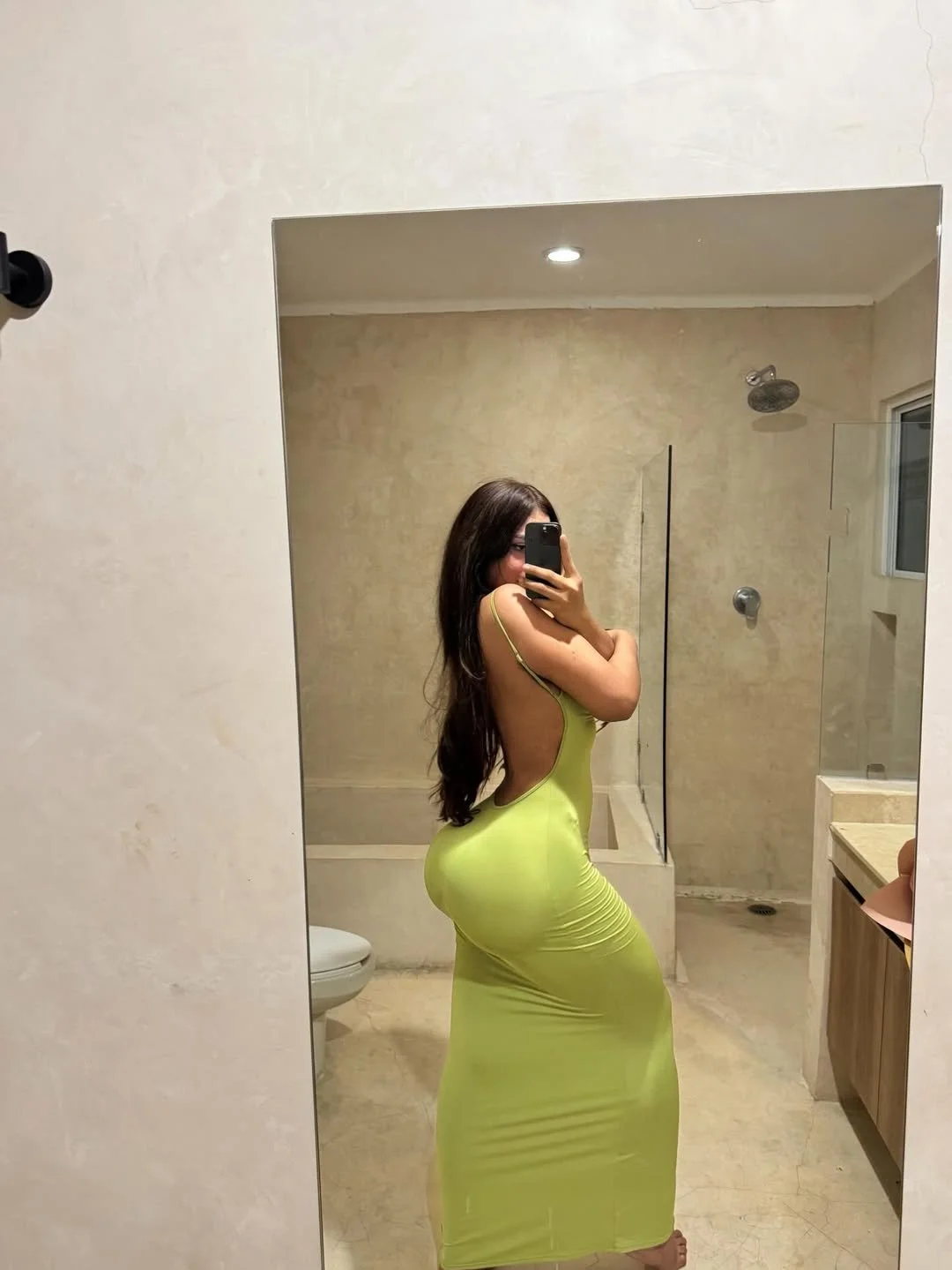 Genn.gomez image 18