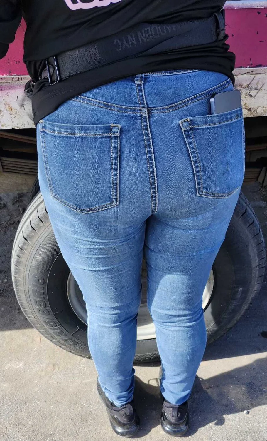 Que ricas nalgas comparten♥️😋🥵🥵🔥 image 2